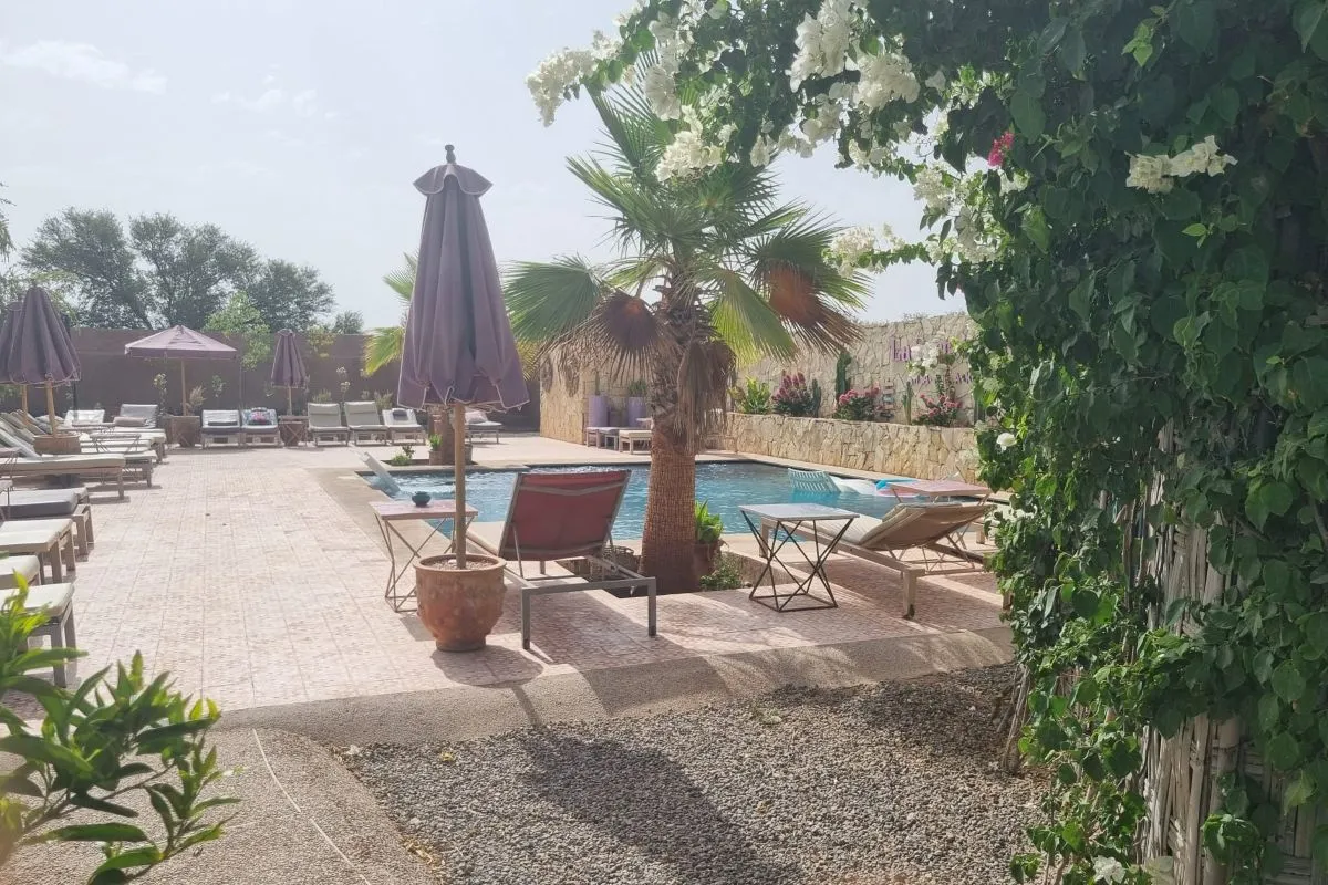 Bali pool reservee aux femmes adultes secret beach marrakech